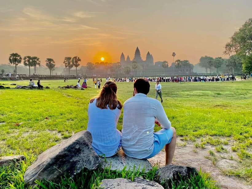 Grand Circle With Sunrise Private Tuk-Tuk - The 4:30am start and Angkor Wat sunrise