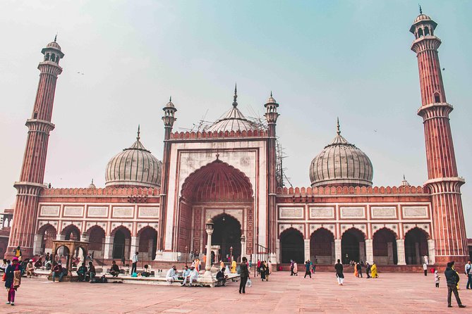 Guided 3‑hour rickshaw ride through Old Delhi with transfers - Why a rickshaw is the right way to see Old Delhi