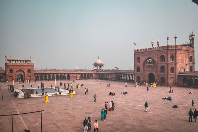 Guided 3‑hour rickshaw ride through Old Delhi with transfers - Jama Masjid and the cost of the minaret view