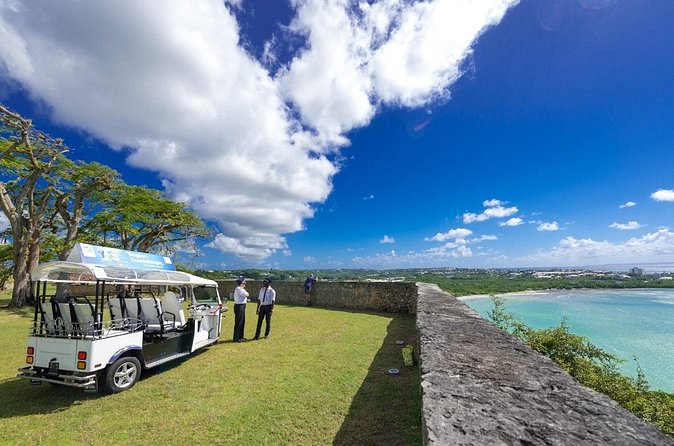 Guided tour by electric tuk-tuk - Rue Frébault is the historic street to watch