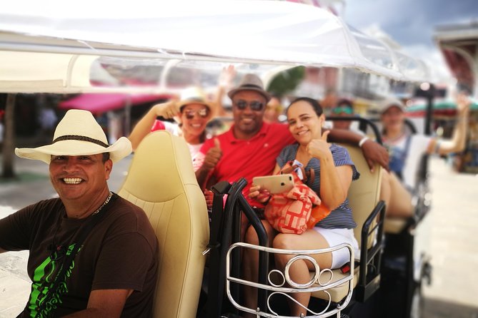 Guided tour by electric tuk-tuk - The spice market brings the city down to street level