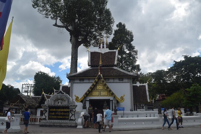 Half Day Chiang Mai City and Cultural by TukTuk, Samlor & Red car (Private Tour) - Who should book this Chiang Mai tour