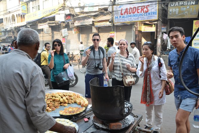 Half-Day Food Tour with Cycle Rickshaw ride to Masterji Kee Haveli - The small-group advantage