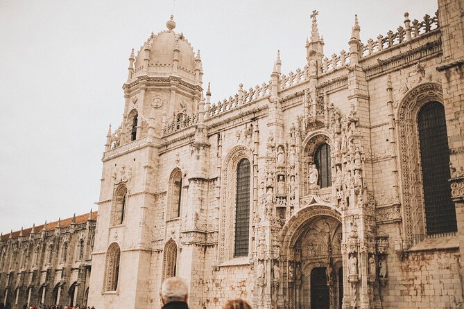 Half Day Private Tuk Tuk Tour in Lisbon and Belém - São Vicente and Feira da Ladra add everyday character