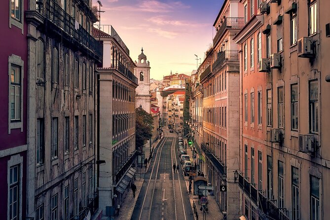Half-Day Unforgettable Historical Lisbon on Tuk-Tuk - What the guides add to the ride