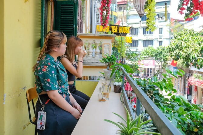 Hanoi Cyclo and Street Food Tour - Trang Tien ice cream and a simple Hanoi tradition