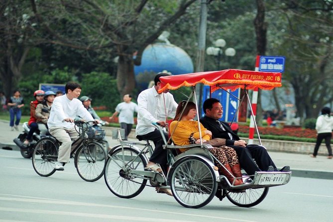 Hanoi Cyclo Ride and Water Puppet Show - Tran Quoc Pagoda beside West Lake