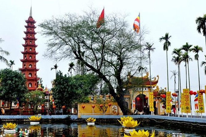 Hanoi Cyclo Ride and Water Puppet Show - Hoan Kiem Lake and Ngoc Son Temple