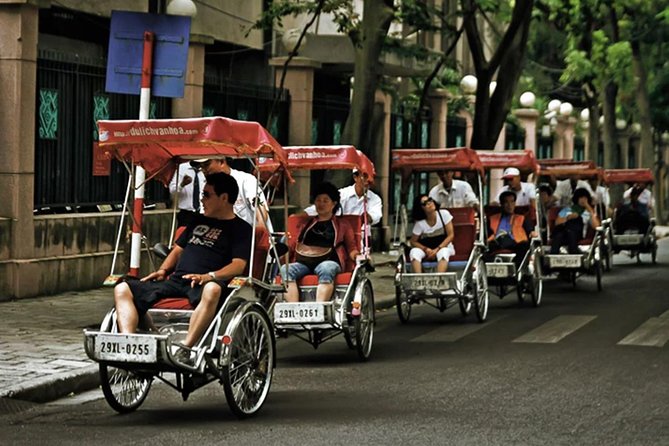 Hanoi Cyclo Tour with Lunch - Hoan Kiem Lake and the heart of old Hanoi