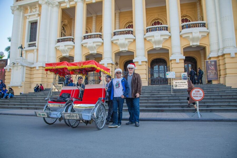Hanoi Walking Street Food Tour & Cyclo Ride - Pho with a local twist