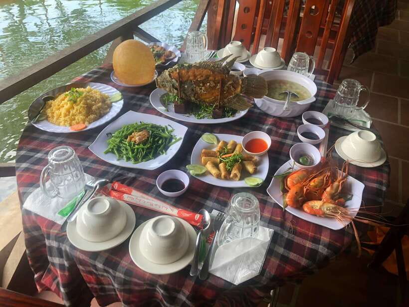 HCM: Mekong Delta Islands Boat & Tuk-Tuk Tour with Tastings - The tourist-stop question