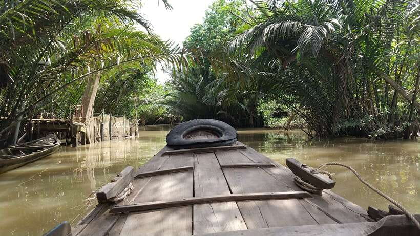 HCM: Mekong Delta Islands Boat & Tuk-Tuk Tour with Tastings - Vinh Trang Pagoda and the first look at the delta