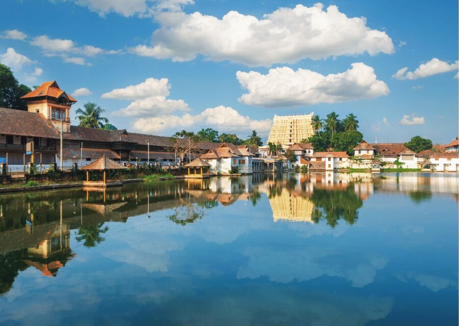 Heritage Trivandrum Photography Walk Tour With Tuk Tuk Ride - Padmatheertha Pond, a slower first stop