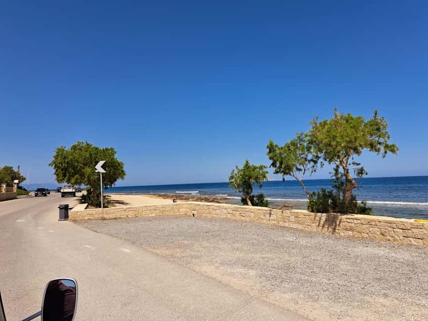 Hersonissos: Private Tuk Tuk Tour with Sea Views - Climbing toward Piskopiano and Koutouloufari