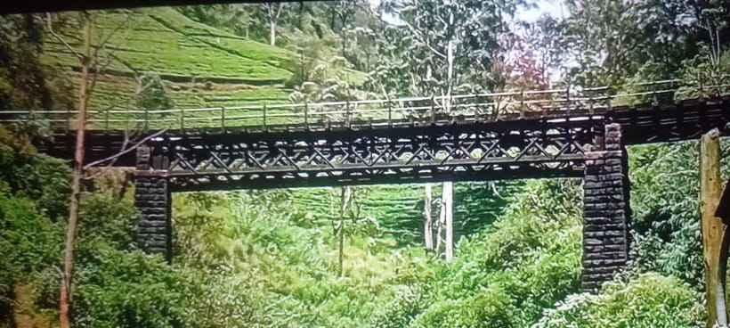 High-Grown Tea & Waterfall Wonders of Nuwara Eliya by tuktuk - Spending an hour at Ramboda Falls