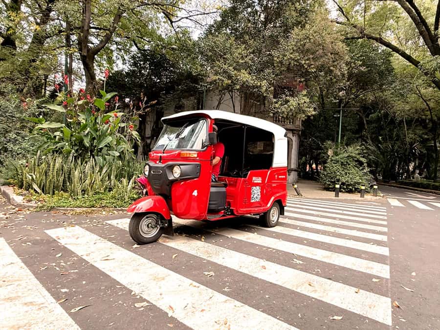 Historical Tour in Tuktuk – Roma Condesa - Comfort, safety, and the open-air question