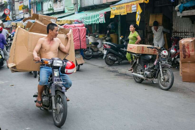 Ho Chi Minh City: Half-day Cyclo Journey Through Chinatown - Central Ho Chi Minh City landmarks