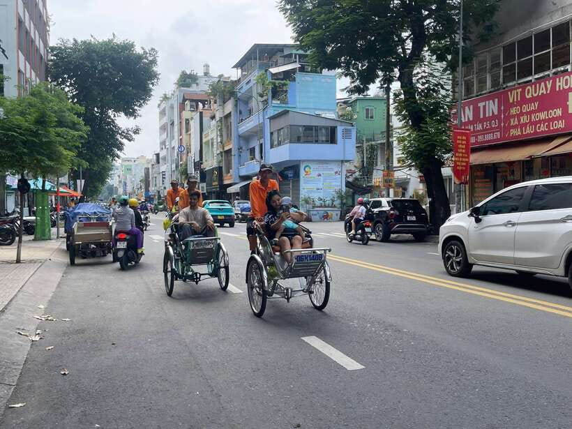 Ho Chi Minh City Sightseeing Panoramic Cycling Tour By Cyclo - Night streets and Bùi Viện Walking Street
