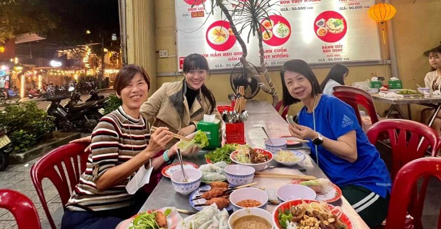 Hue: Night Street Food Tour by Cyclo with a Local Guide - A food tour built around Hue’s small dishes
