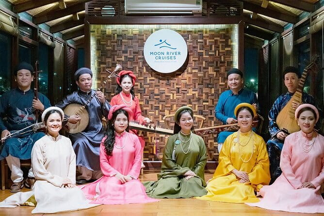 Hue Night Tour: Cyclo, Street Food & Folk Music on Perfume River - Starting at 6 pm with Hue food