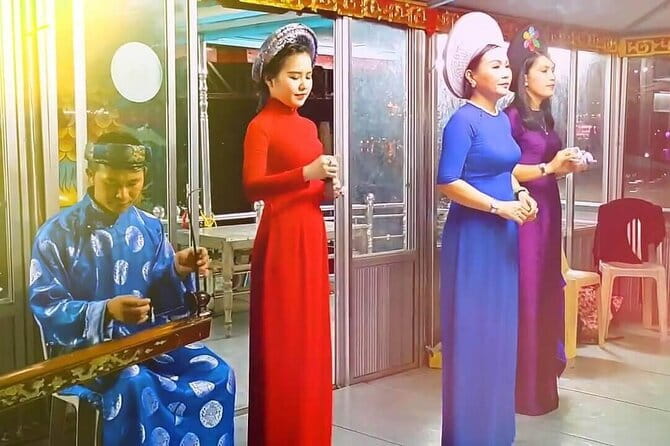 Hue Night Tour: Cyclo, Street Food & Folk Music on Perfume River - A sweet finish before the river