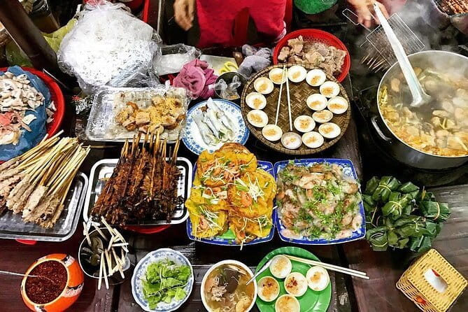 Hue Night Tour: Cyclo, Street Food & Folk Music on Perfume River - What the $43 price really includes