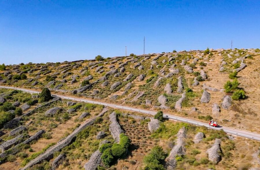 Hvar: Tuk Tuk island tour - Riding through Hvar’s eastern countryside