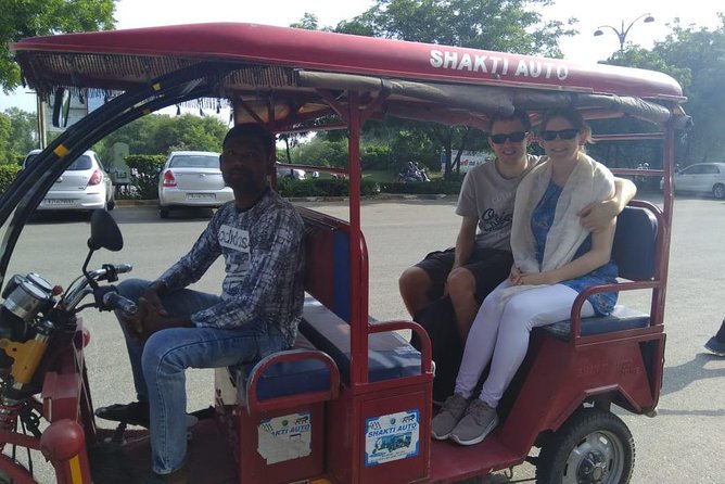 Jaipur: Discover Pink City on TukTuk (Guided Tour & Food Tasting) - Why a two-hour tuk tuk ride works in Jaipur