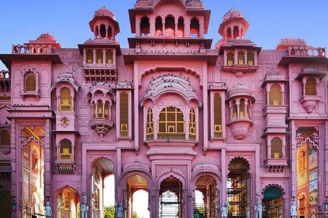 Jaipur: Discover Pink City on TukTuk (Guided Tour & Food Tasting) - M. I. Road, Chaura Rasta, and Tripolia Gate