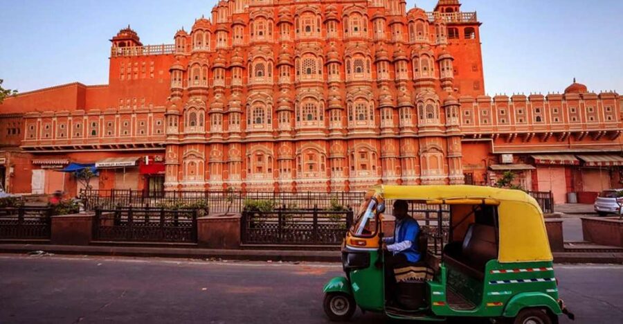 Jaipur: Full-Day Private Sightseeing Tour by Tuk Tuk - The market and lunch break make the schedule more human