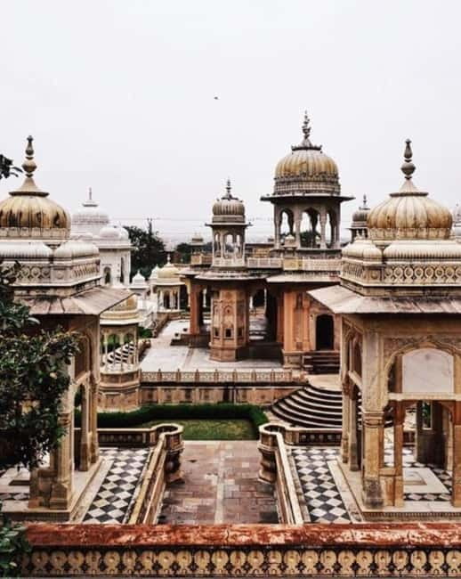 Jaipur : Full Day Tuk Tuk Tour - Jal Mahal is a brief water-side pause