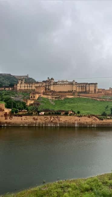 Jaipur : Full Day Tuk Tuk Tour - Shopping brings Jaipur’s crafts into the plan