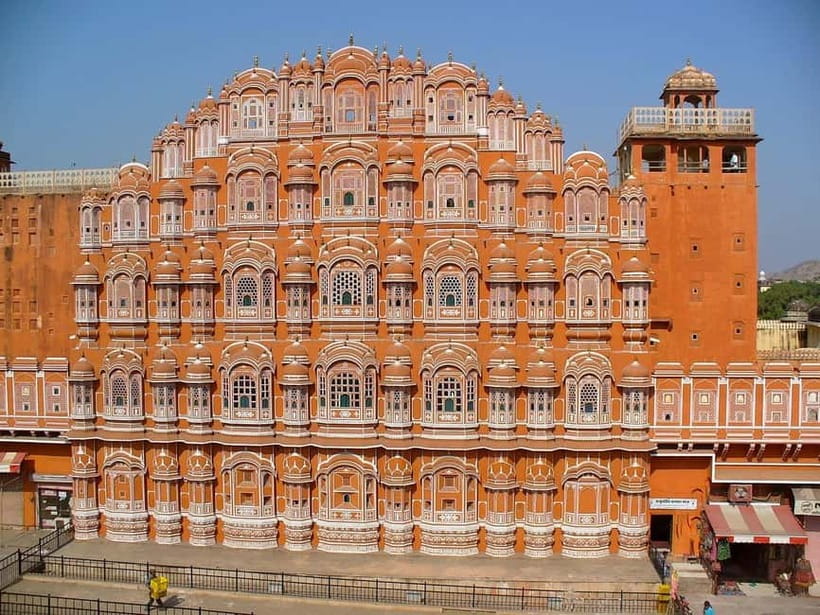 Jaipur Half-Day City Tour By E-Rickshaw with Female Driver - Starting among Jaipur’s flower sellers