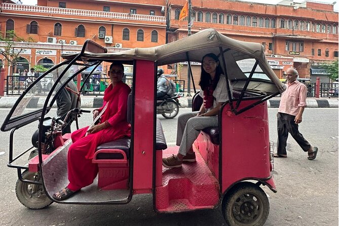 Jaipur Half-Day Heritage Tour by Women-Driven E-Rickshaw - One Hour Inside City Palace