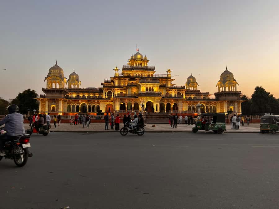 Jaipur: Night Tuk-Tuk Tour With Friendly Local Driver - Key points at a glance