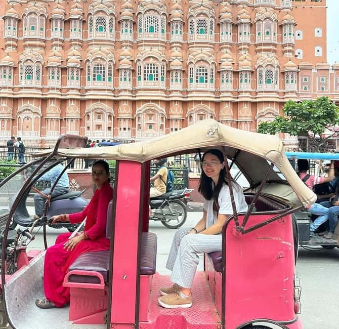 Jaipur Private City Tour with a Women-Driven E-Rickshaw Ride - Pickup, vehicles, and the women behind the wheel