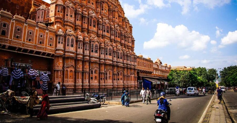 Jaipur: Private Full-Day City Tour by Tuk-Tuk or Car - A 7:00 AM start at Jaipur’s flower market