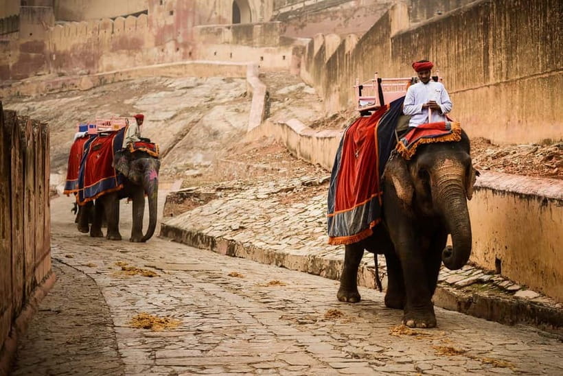 Jaipur: Private Full-Day City Tour By Tuk-Tuk with Pick-Up - Two hours inside the City Palace