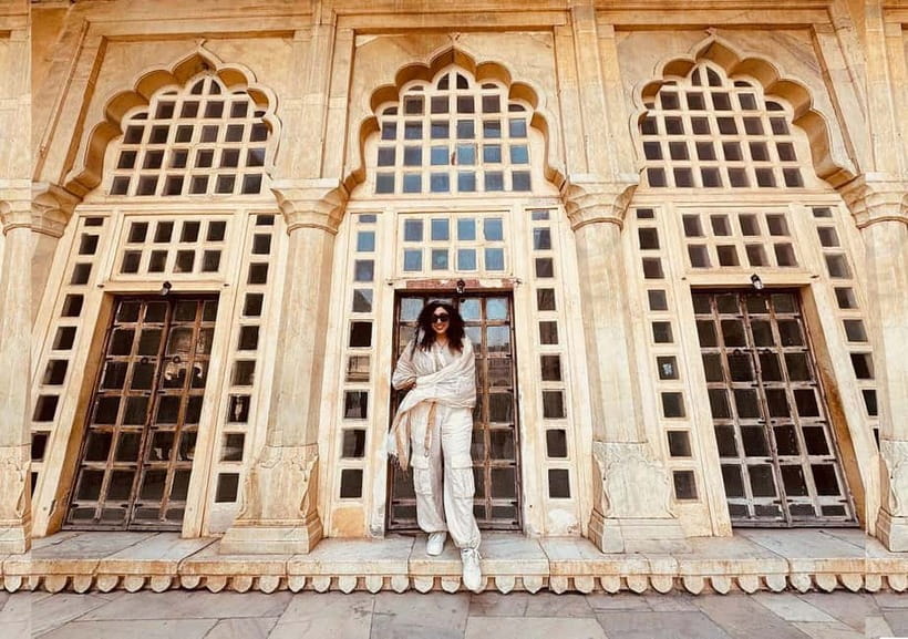 Jaipur: Private Full-Day City Tour By Tuk-Tuk with Pick-Up - Amber Fort and the hills outside Jaipur