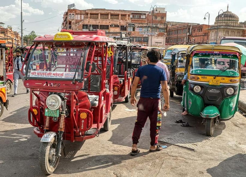 Jaipur: Private Full-Day City Tour By Tuk-Tuk with Pick-Up - Starting at Hawa Mahal, Jaipur’s famous pink facade