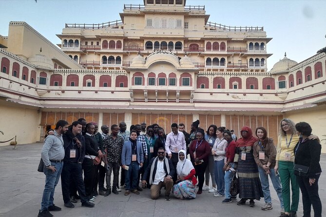 Jaipur Rickshaw Tour Jantar Mantar City Palace - City Palace: courtyards, costumes, and royal ceremony
