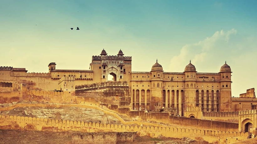 Jaipur Sightseeing by Tuk-Tuk: Temples, Palaces & Markets - Amber Fort takes the center of the day