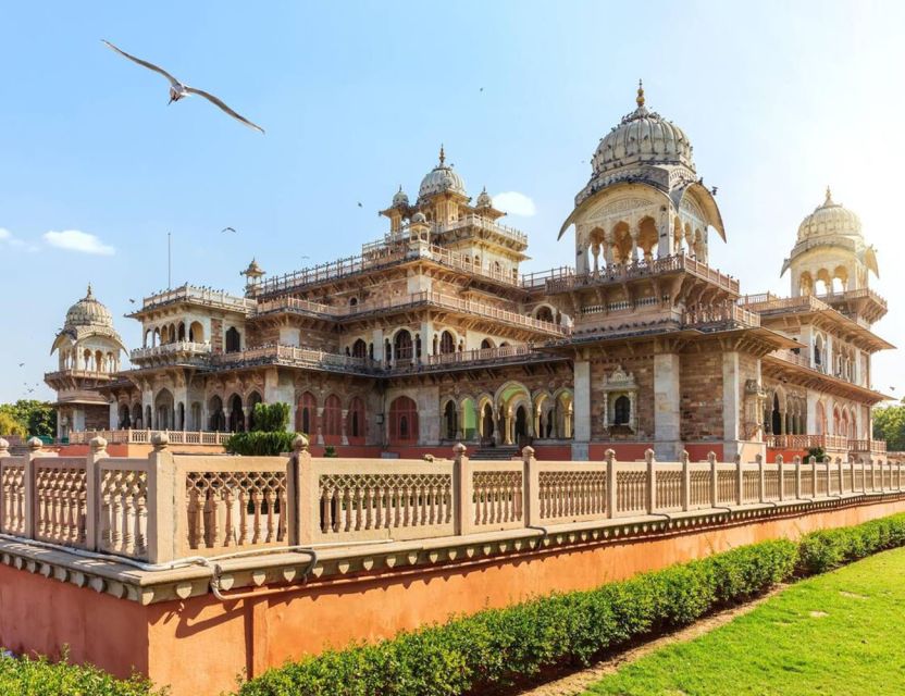Jaipur Sightseeing by Tuk-Tuk: Temples, Palaces & Markets - Jal Mahal offers a brief photo stop