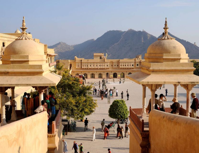 Jaipur Sightseeing by Tuk-Tuk: Temples, Palaces & Markets - Guide quality can shape the whole day