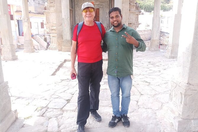 Jaipur Tuk-Tuk Sightseeing Tour - Albert Hall Museum and the old city edge