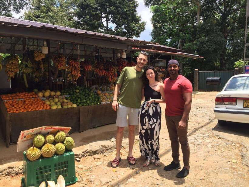Kandy: All-day Ambuluwawa and Kandy City Tour by Tuk-Tuk - Giragama Tea Plantation and the taste of Sri Lanka