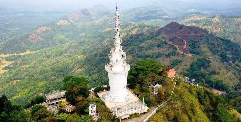 Kandy: Ambuluwawa Day Tour by TukTuk with Local Guide - Peradeniya Royal Botanic Gardens: a calmer second act