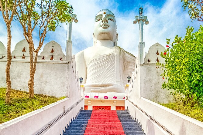 Kandy City Sightseeing and Ambuluwawa Tower by Tuk Tuk Tour - Who should book this Kandy day