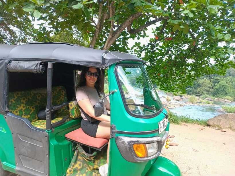 Kandy: Discover the City on a Private Guided by Tuk Tuk Tour - Guides, pace, and the private experience
