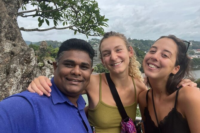 Kandy Heritage City Tour by tuktuk - Avanhala and the Temple of the Sacred Tooth Relic